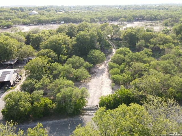 2130 Goeth, San Antonio, TX 78221