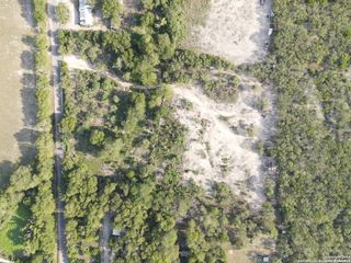 2130 Goeth, San Antonio, TX 78221