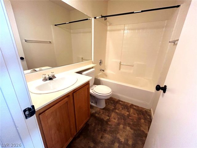 4916 River Splash Avenue, Las Vegas, NV 89131