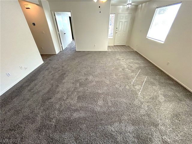 4916 River Splash Avenue, Las Vegas, NV 89131