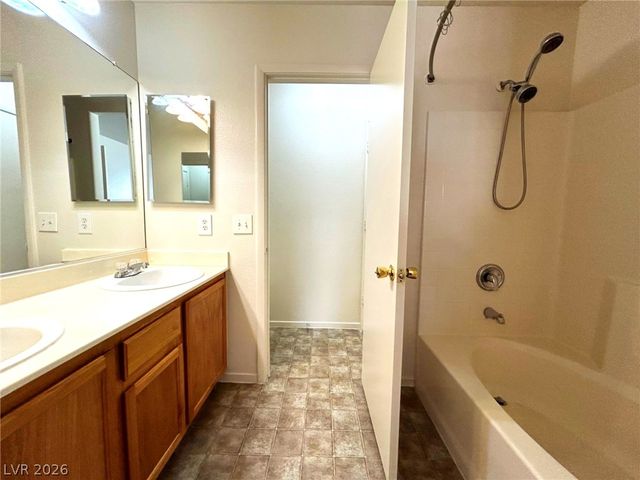 4916 River Splash Avenue, Las Vegas, NV 89131