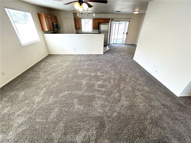 4916 River Splash Avenue, Las Vegas, NV 89131