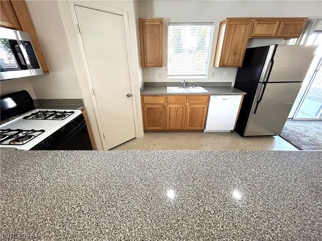 4916 River Splash Avenue, Las Vegas, NV 89131