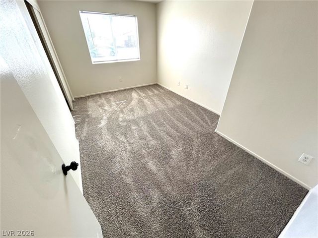 4916 River Splash Avenue, Las Vegas, NV 89131