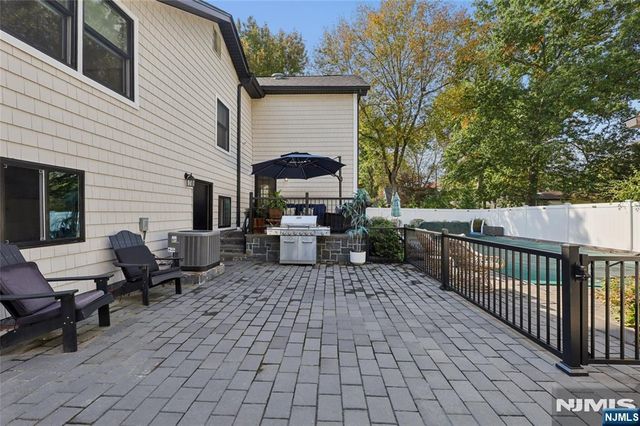 1 John Street, Norwood, NJ 07648