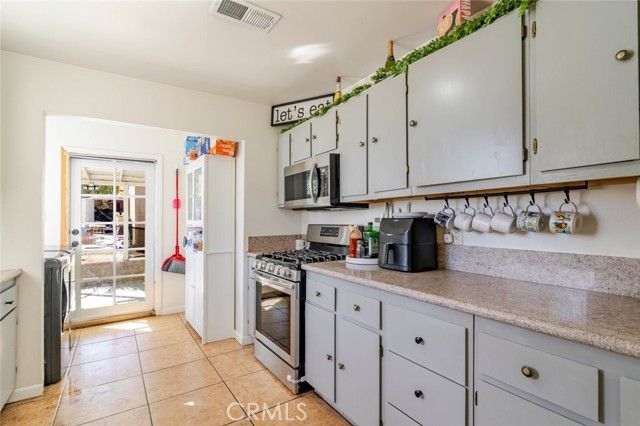 1208 E Avenue R2, Palmdale, CA 93550