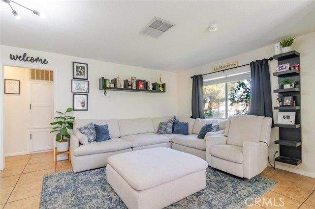 1208 E Avenue R2, Palmdale, CA 93550