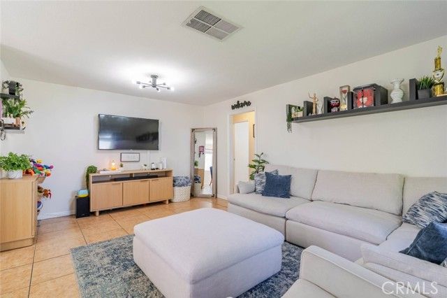 1208 E Avenue R2, Palmdale, CA 93550