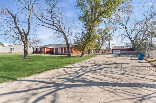 1106 5th Street, Hempstead, TX 77445