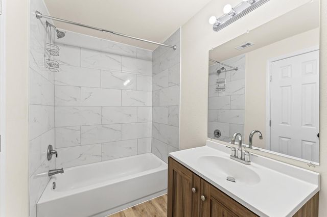 1106 5th Street, Hempstead, TX 77445