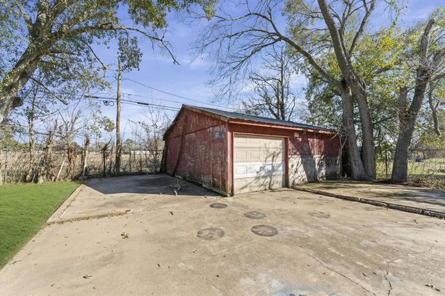 1106 5th Street, Hempstead, TX 77445