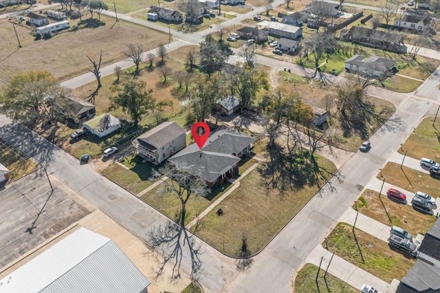 1106 5th Street, Hempstead, TX 77445