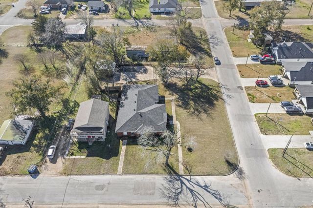 1106 5th Street, Hempstead, TX 77445
