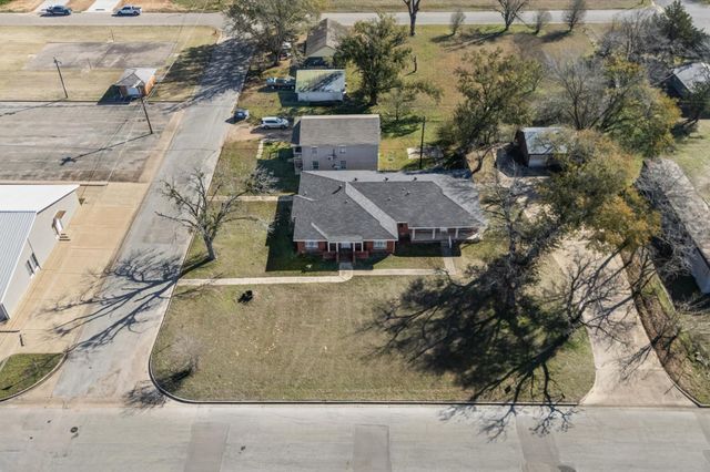 1106 5th Street, Hempstead, TX 77445