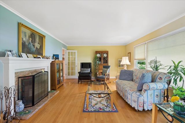 2324 Sumac Circle, Glenview, IL 60025