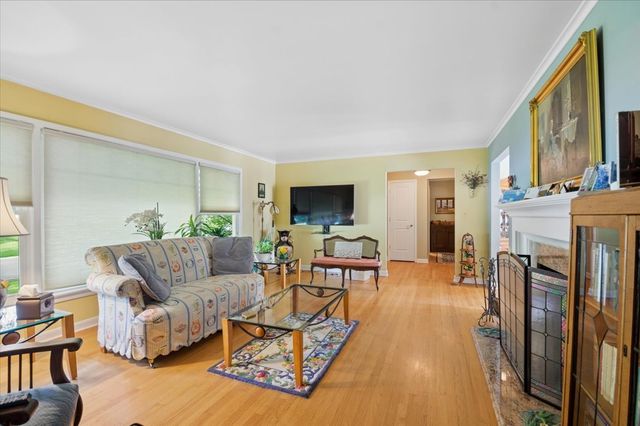 2324 Sumac Circle, Glenview, IL 60025
