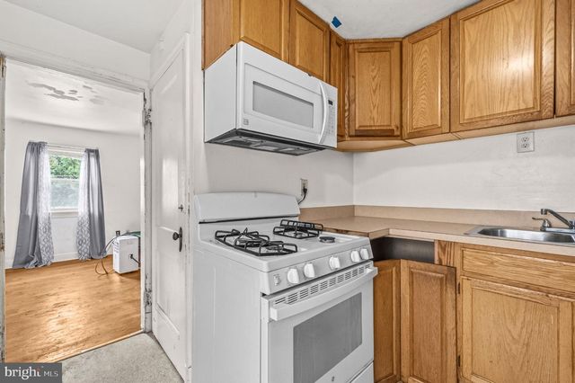 6713 GUDE, Takoma Park, MD 20912