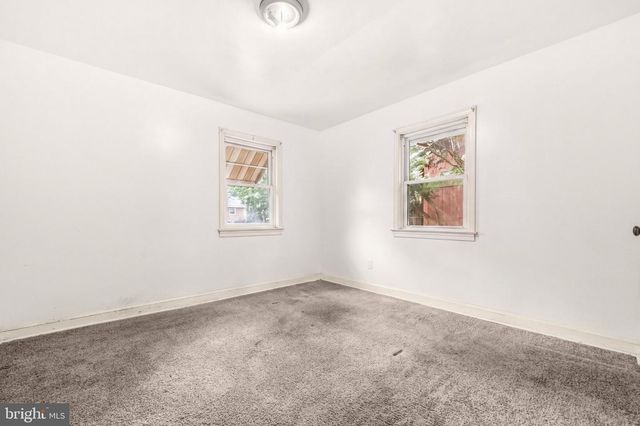 6713 GUDE, Takoma Park, MD 20912
