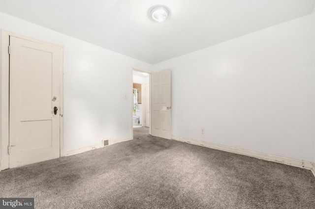 6713 GUDE, Takoma Park, MD 20912