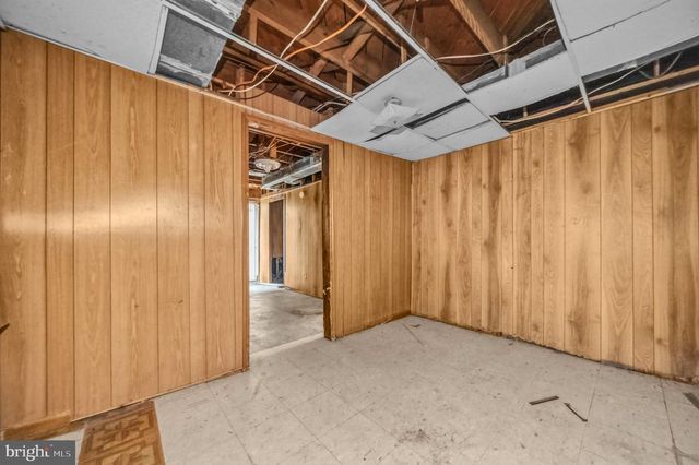 6713 GUDE, Takoma Park, MD 20912