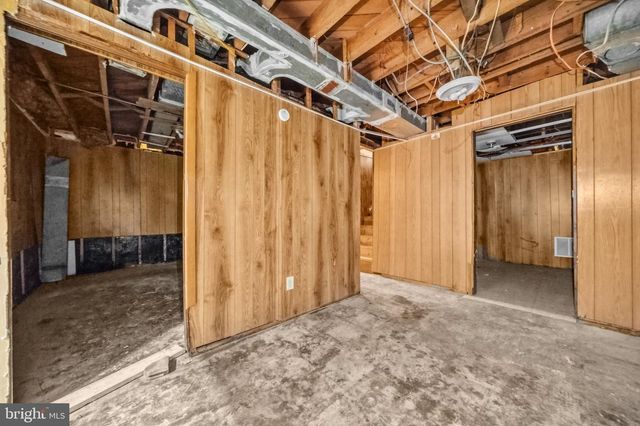 6713 GUDE, Takoma Park, MD 20912