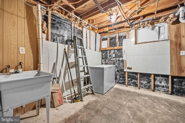 6713 GUDE, Takoma Park, MD 20912