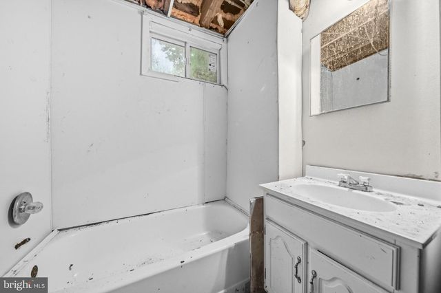 6713 GUDE, Takoma Park, MD 20912