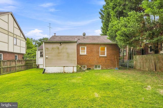 6713 GUDE, Takoma Park, MD 20912