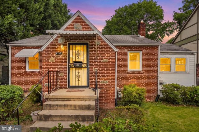 6713 GUDE, Takoma Park, MD 20912