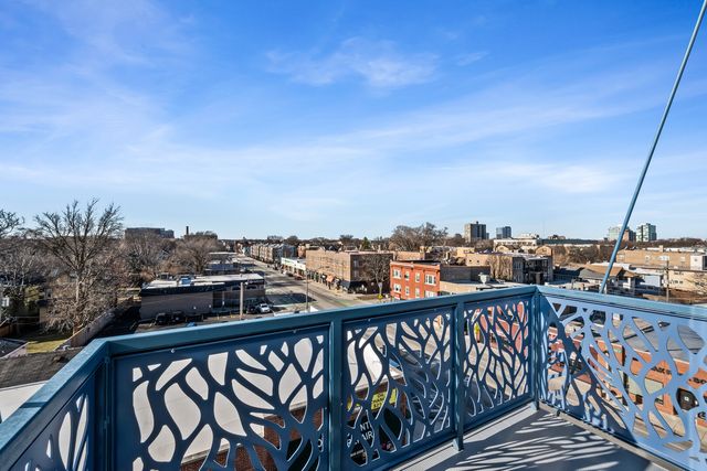 839 Madison Street 302, Oak Park, IL 60302