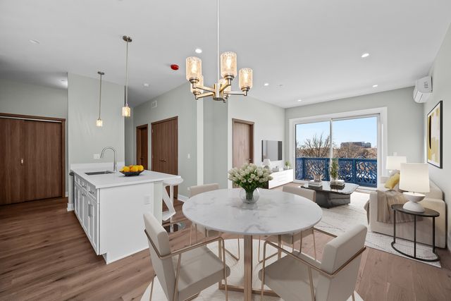 839 Madison Street 302, Oak Park, IL 60302