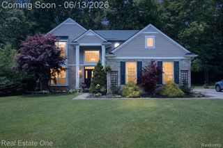 1972 Woodridge Court, Highland Charter Township, MI 48357