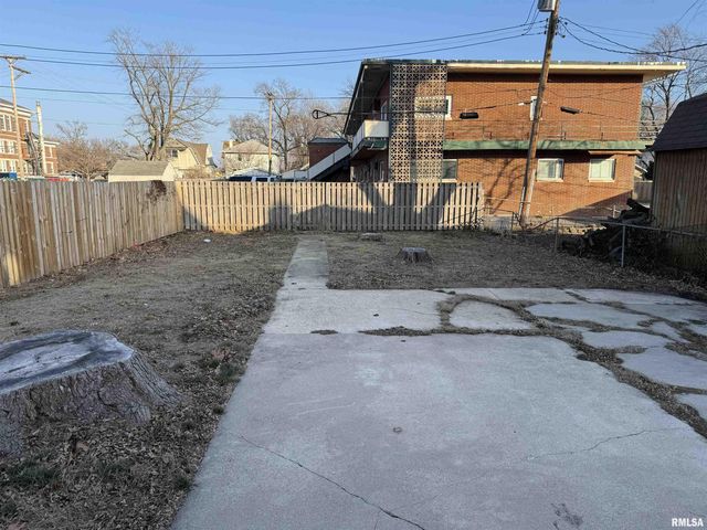 1708 S SPRING Street, Springfield, IL 62704