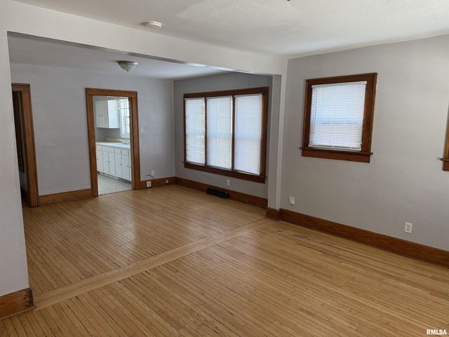 1708 S SPRING Street, Springfield, IL 62704