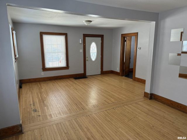 1708 S SPRING Street, Springfield, IL 62704