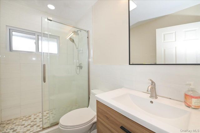 43 Flagstone Lane, Westbury, NY 11590