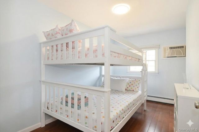 43 Flagstone Lane, Westbury, NY 11590