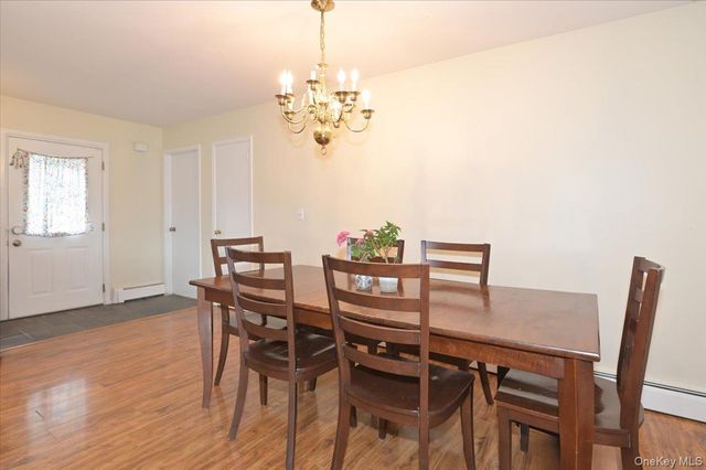 43 Flagstone Lane, Westbury, NY 11590