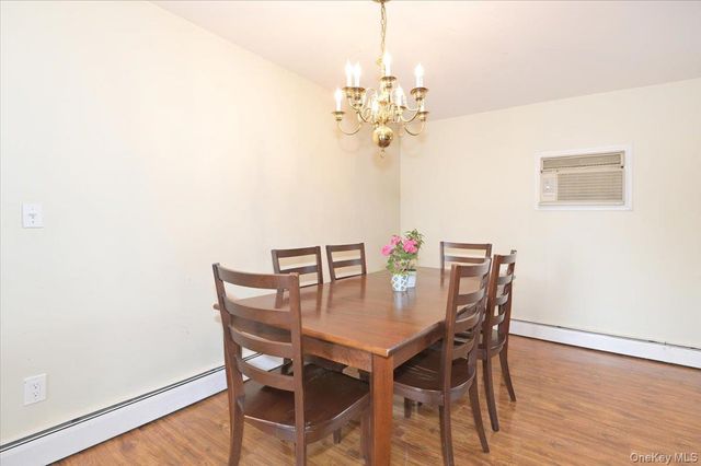 43 Flagstone Lane, Westbury, NY 11590