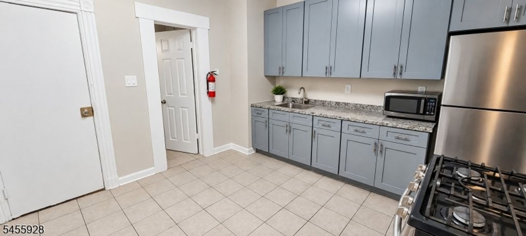 272 Littleton Ave, Newark City, NJ 07103 — photo 3