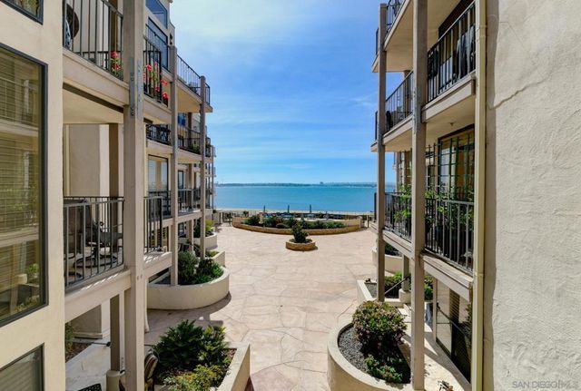 1125 Pacific Beach Dr 204, San Diego, CA 92109