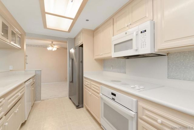 1125 Pacific Beach Dr 204, San Diego, CA 92109