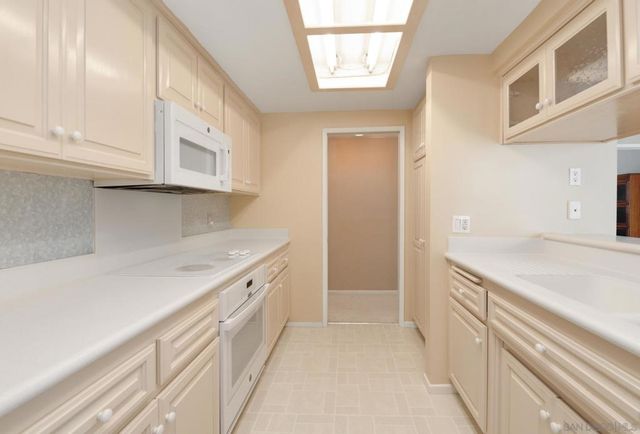 1125 Pacific Beach Dr 204, San Diego, CA 92109