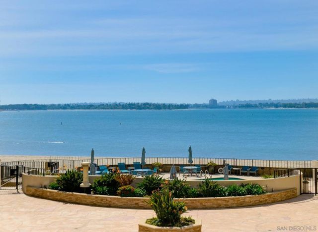 1125 Pacific Beach Dr 204, San Diego, CA 92109