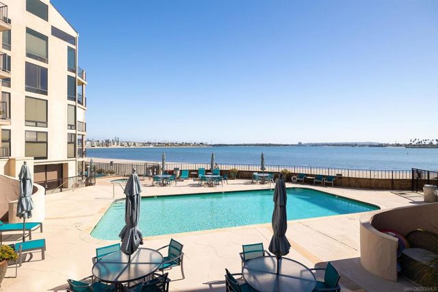 1125 Pacific Beach Dr 204, San Diego, CA 92109