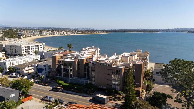 1125 Pacific Beach Dr 204, San Diego, CA 92109