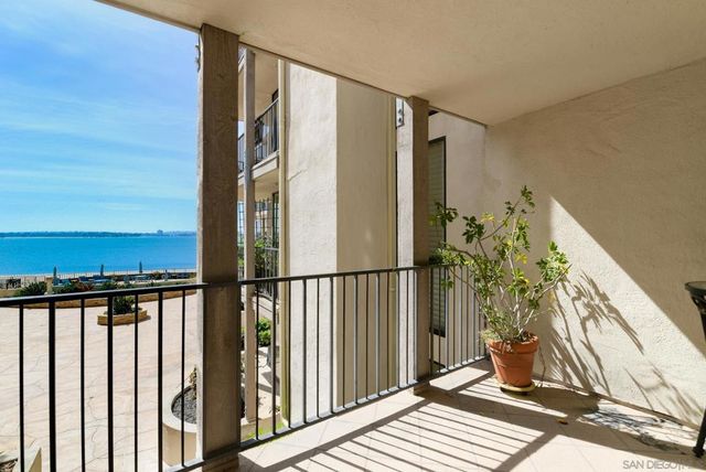 1125 Pacific Beach Dr 204, San Diego, CA 92109