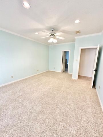 2517 Thunderbird Drive, Orange, TX 77630