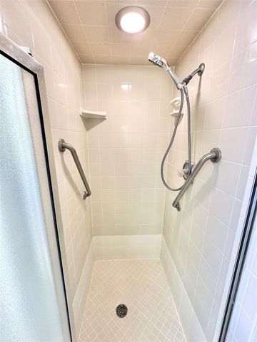 2517 Thunderbird Drive, Orange, TX 77630