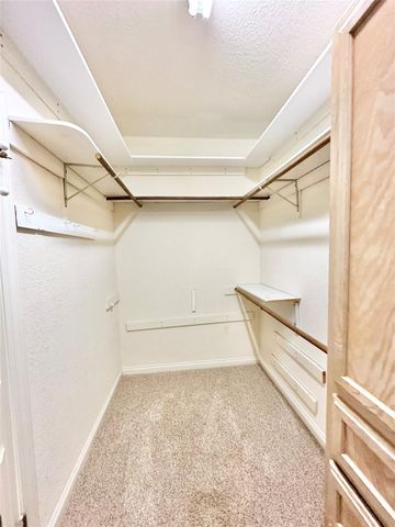 2517 Thunderbird Drive, Orange, TX 77630